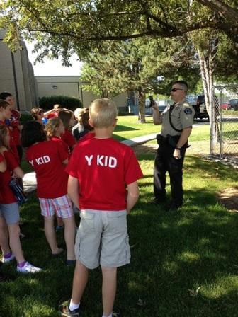 Tour with kids at the Sheriff's office
